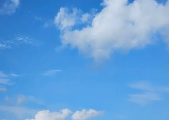 Céu azul com muitas nuvens marca a segunda-feira; veja como fica o clima da semana em Deodápolis
