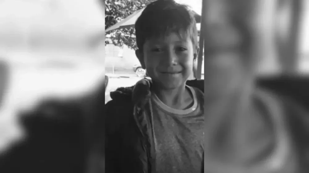 Menino de 6 anos morre após casa pegar fogo por causa de vela