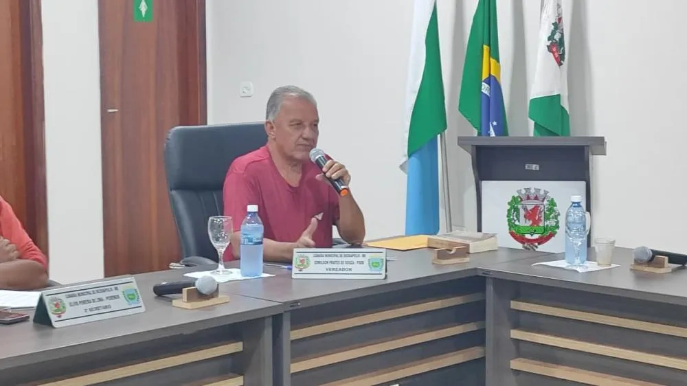 Vereador Edmilson da Banda cobra ajustes e inclusão de novos nomes de pioneiros na Praça Patrícia Ramsdorf