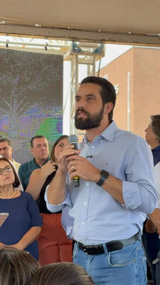 Deodápolis aposta em energia limpa e anuncia frota elétrica e usinas solares até 2028