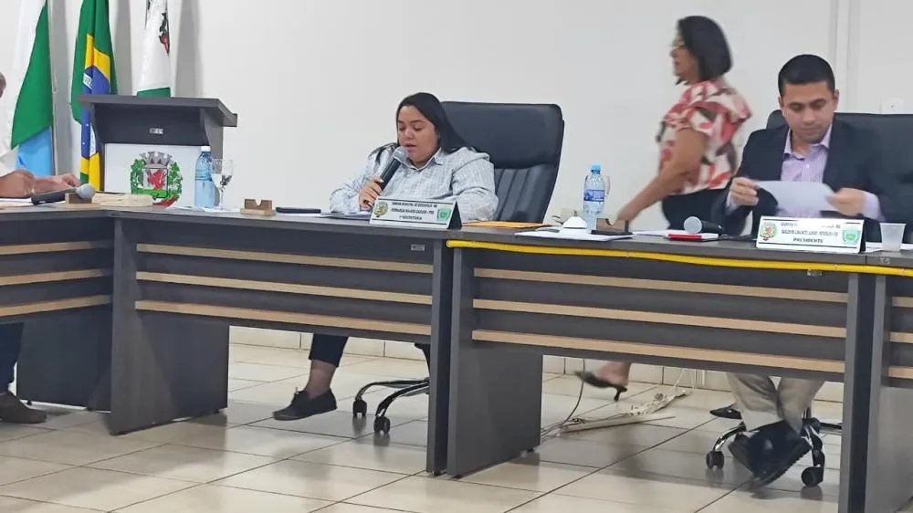 Vereadora Fernandinha Cazuza pede em indicação, entrega do Centro de Especialidades de Deodápolis