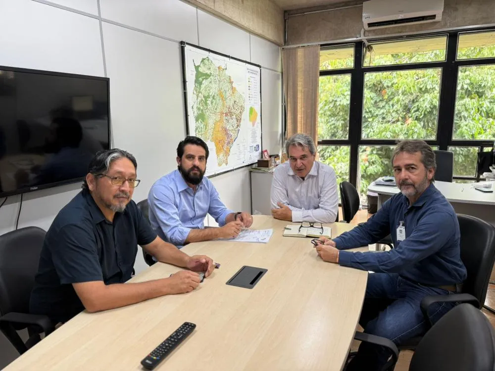Prefeito Jean Gomes detalha ações para mediar crise do leite e anuncia pacote municipal de apoio à cadeia produtiva em Deodápolis