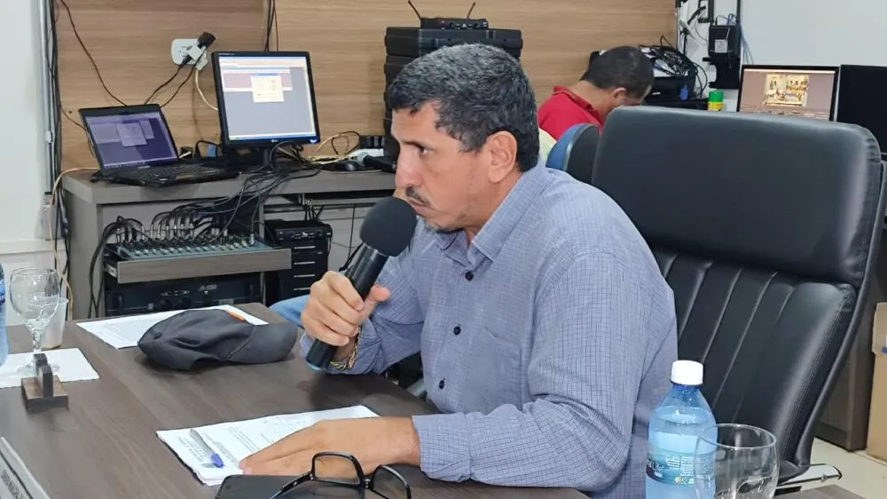 Vereador Donizete Policia reforça pedido de reajuste para servidores da obra durante sessão ordinária