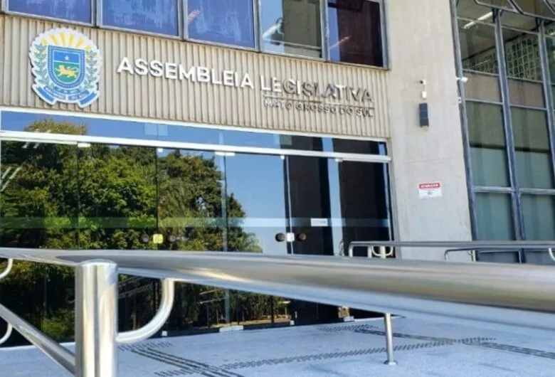 Inscrições para concurso com salários até R$ 8 mil na Assembleia começam no dia 12