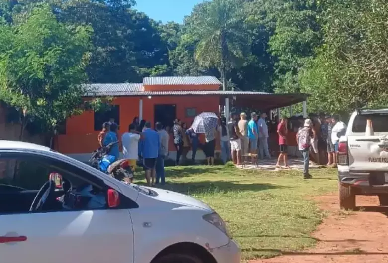 Chegaram de moto e mataram na hora: jovem é executado na porta de casa