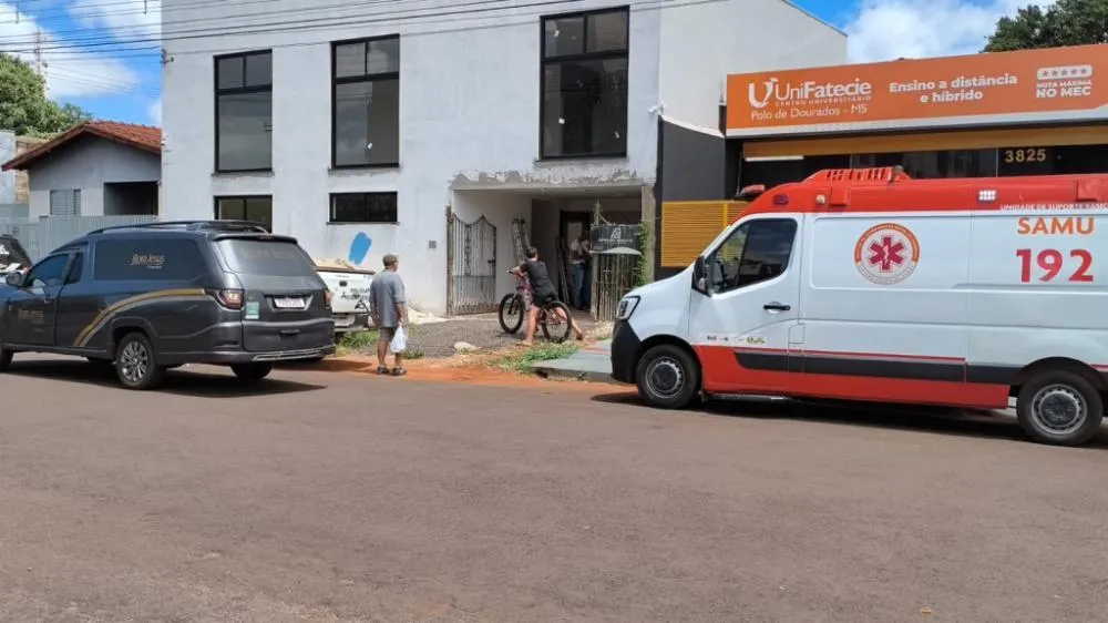 Instalando o ar-condicionado morre após sofrer queda de 4 metros em Dourados