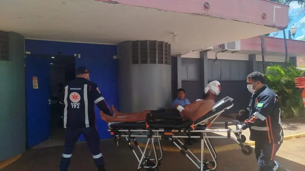 Homem foi levado para o Hospital da Vida por meio do Samu Indígena; Foto: Leandro Holsbach