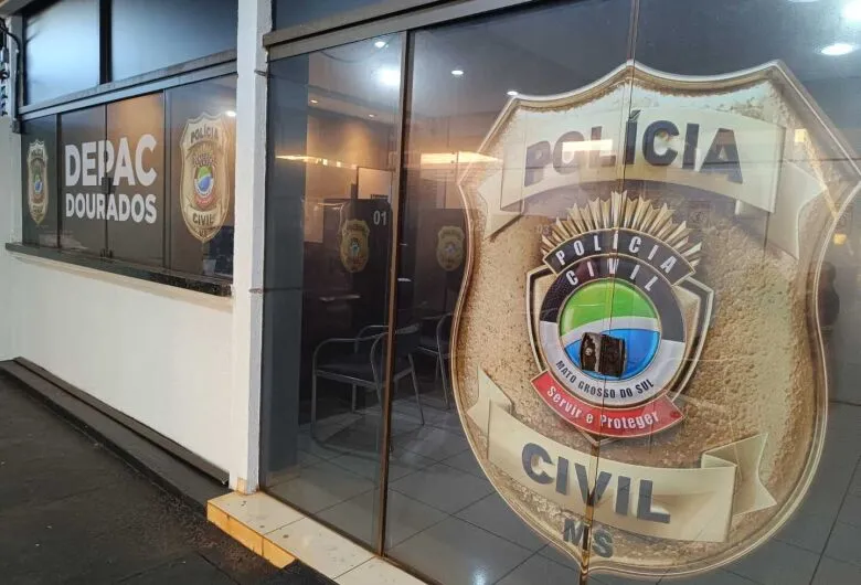 Mulher é arremessada na parede, quebra braço e fica com fratura exposta durante agressão do marido