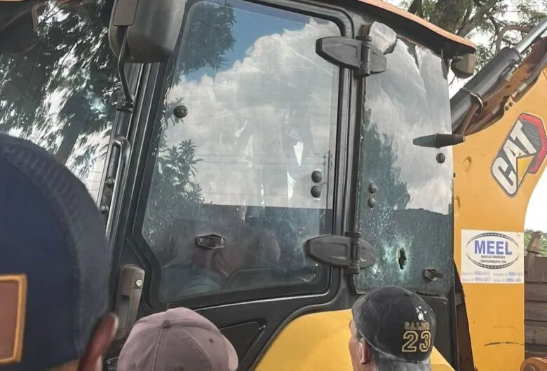 Após execução de operador de máquina, homens fugiram em moto na fronteira