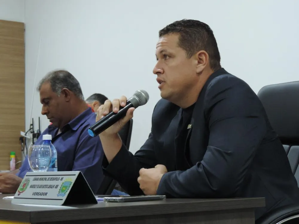 Vereador Wan do Porto Vilma propõe em indicação, limpeza de ruas no distrito de Vila União