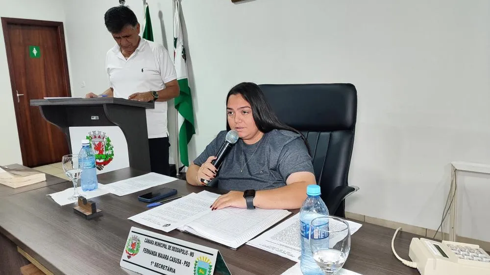 Vereadora Fernandinha Casusa propõe limpeza e manutenção de bueiros no município