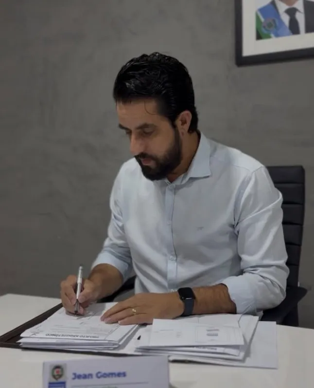 Prefeito Jean Gomes autoriza nova etapa de pavimentação em bairros de Deodápolis