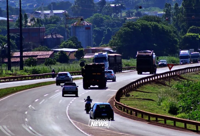 Mais de 300 mil veículos devem trafegar pela BR-163 em MS durante o feriadão