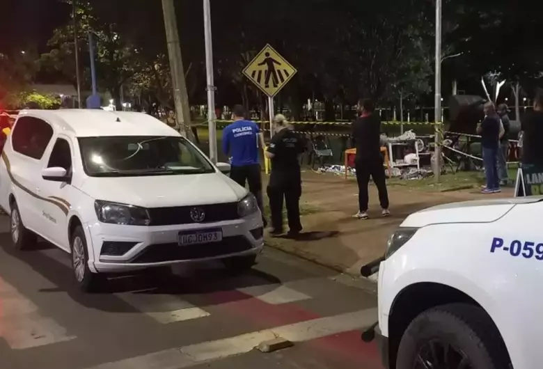 Jovem morre e namorado fica ferido em ataque a tiros