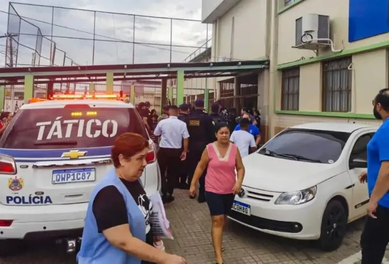 Adolescente invade escola e mata duas funcionárias a tiros no Acre