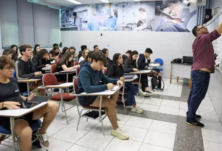 Desenrola Fies: estudante pode renegociar dívida a partir de hoje