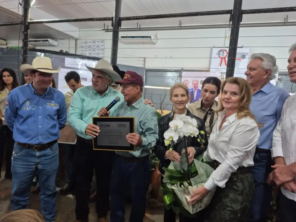 Gino homenageia Zé Teixeira e diz que 1º LeilãoProdução Fazenda Santa Claudina é histórico