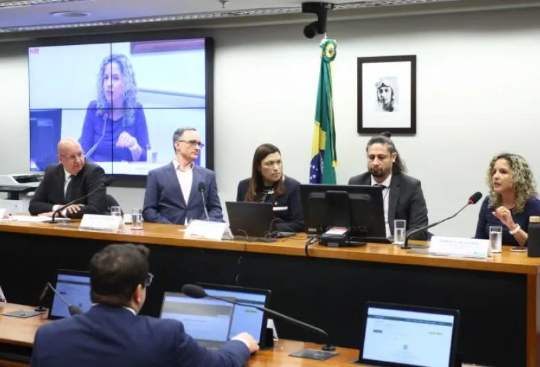 Vinicius Loures / Câmara dos Deputados - Crédito: A Comissão de Comunicação da Câmara debateu o assunto