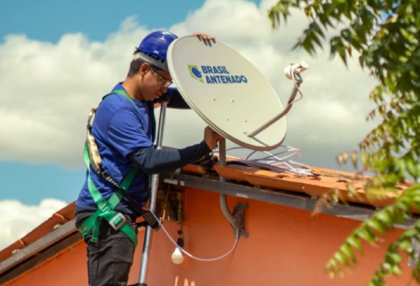 Moradores de 4 municípios de MS têm até 13 de junho para pedir parabólica digital gratuita