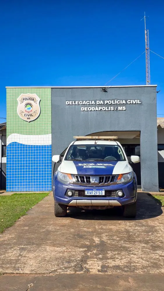 Homem é preso após agredir o próprio pai e danificar carro da família em Deodápolis
