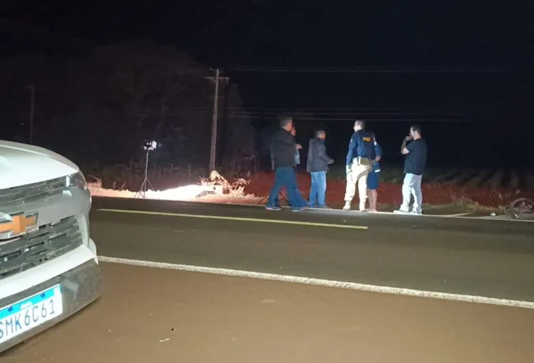 Com o impacto, o jovem caiu ao solo e morreu ainda no local - Crédito: Osvaldo Duarte/Dourados News 