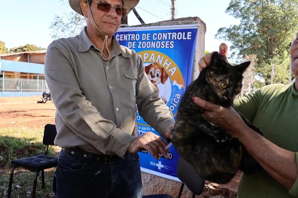 Vacinação antirrábica continuará de forma escalonada durante o mês em diferentes bairros de Dourados. – Foto: A. Frota