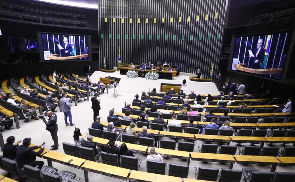 Câmara instala comissão sobre redução da maioridade penal