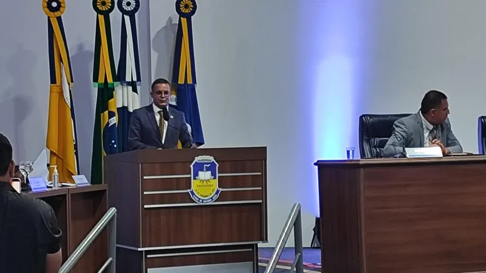 Inspetor Cabral diz que agentes foram efetivados pela Justiça e critica Prefeitura de Dourados