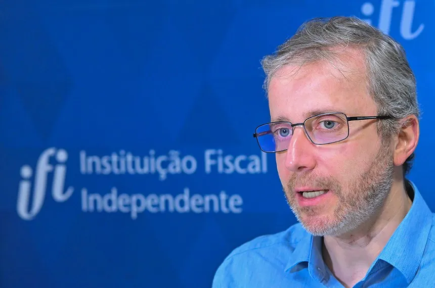 Alexandre Andrade, diretor da IFI, concede entrevista sobre o Relatório de Acompanhamento Fiscal de agosto Ton Molina/Agência Senado