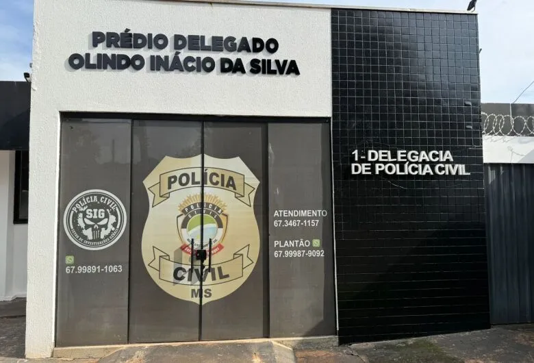 Mulher foi encaminhada à delegacia de Fátima do Sul - Crédito: Divulgação/PCMS