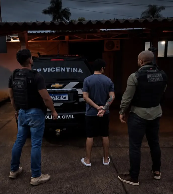 Polícia prende em Vicentina homem condenado a 16 anos por estupro da própria filha
