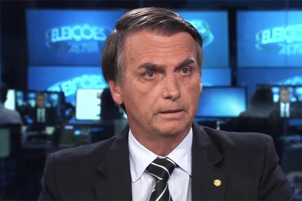 Falando para o Nordeste, Bolsonaro diz que lamenta prisão de Lula