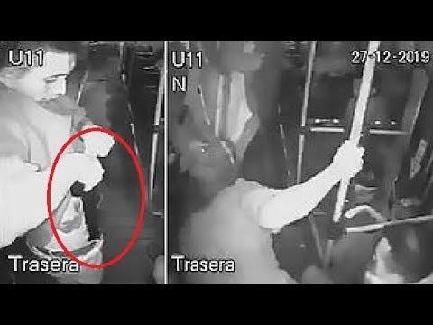 Ladrão se fere ao puxar arma para assalto em ônibus 