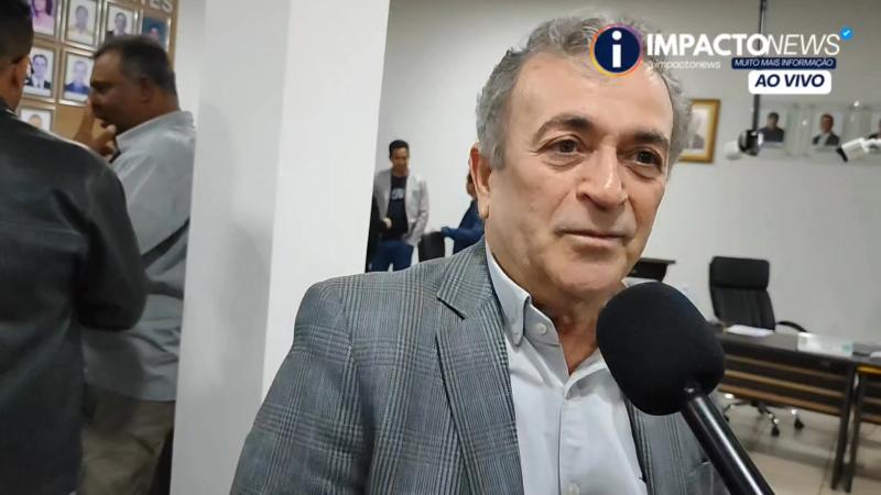 Vereador Edmilson da Banda e empresário Jonas da Costa Matos falam sobre homenagens aprovadas na Câmara