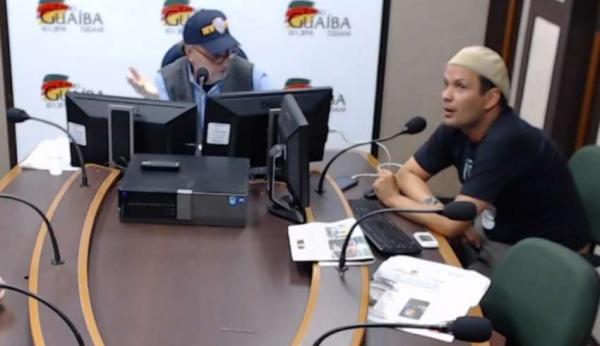 Jornalista se demite ao vivo após entrevista de Bolsonaro em rádio 