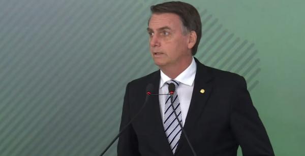 Bolsonaro planeja revogar atos do fim do governo Temer